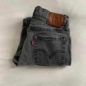 Levi’s size 27
